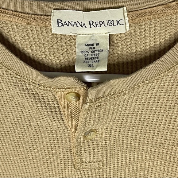 Banana Republic Waffle Henley Size XL Camel 2 Button Textured Limited Summer Men - Picture 2 of 6